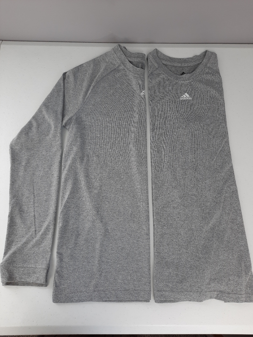 Bundle Of 2 Adidas Climalite Boys Light Gray Crewneck Long Sleeve Shirts Large